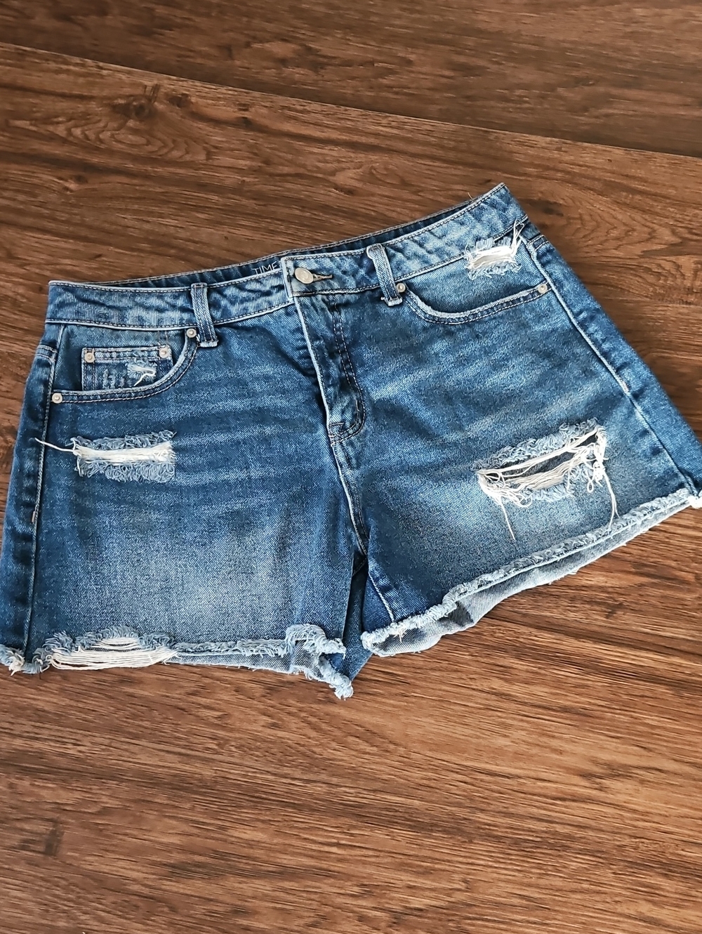 Time and Tru High-Rise Distressed Denim Shorts Women’s 10